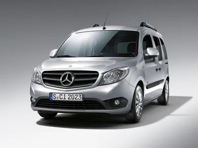 Фото Mercedes-Benz Citan: угол съемки снизу