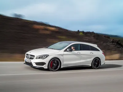 Фото Mercedes-Benz CLA-класс на заднем плане гор