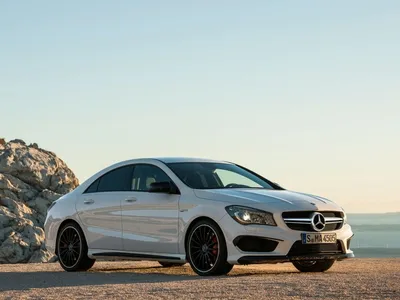 Картинка черного Mercedes-Benz CLA-класс