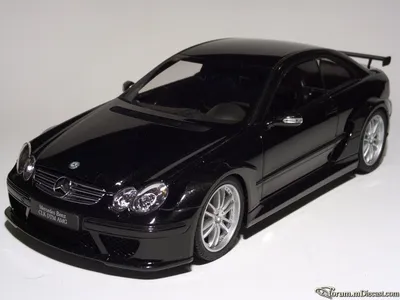 Изображение Mercedes-Benz CLK DTM AMG в ночном городе