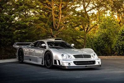 Картинки Мерседес-Бенц CLK GTR с логотипом AMG