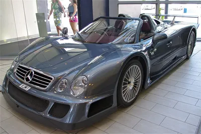 Изображения Мерседес-Бенц CLK GTR на гоночной трассе Ле-Ман