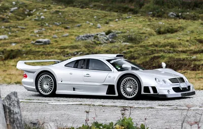 Наслаждайтесь красотой Мерседес-Бенц CLK GTR на фото