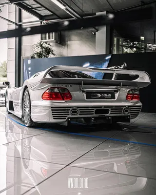 Mercedes-Benz CLK GTR: красивое изображение в зеркале заднего вида