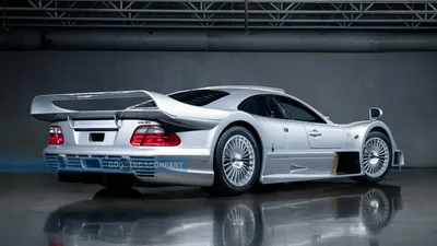 Фото Мерседес-Бенц CLK GTR на гоночной трассе