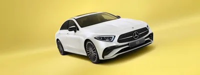 Mercedes-Benz CLS-класс на заднем плане