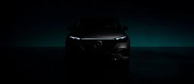 Mercedes-Benz EQE SUV на автосалоне