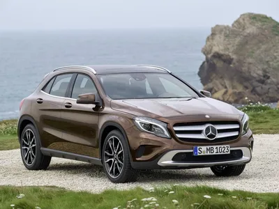 Mercedes-Benz GLA-класс: фото в городе