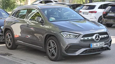 Mercedes-Benz GLA-класс: фото сзади