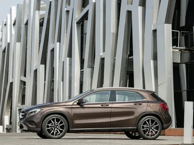 Фото Mercedes-Benz GLA-класс: на дороге