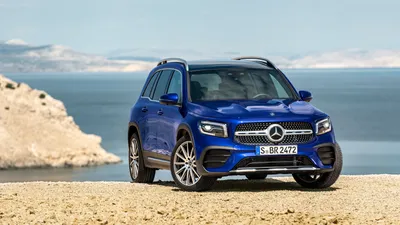 Фотографии Mercedes-Benz GLB-класса в движении