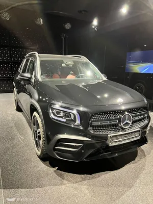 Картинка Mercedes-Benz GLB-класса на природе