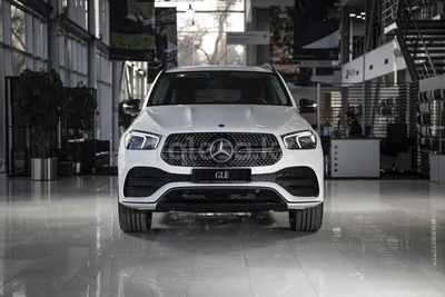 Фото Mercedes-Benz GLE-класс: мощный двигатель и превосходная управляемость