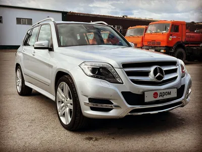 Фотография Mercedes-Benz GLK-класс в городском парке