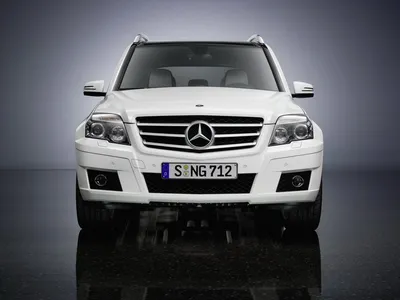 Фото Mercedes-Benz GLK-класса в черном цвете