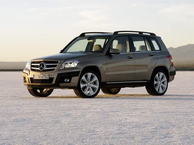 Картинка Mercedes-Benz GLK-класса в зеленой роще