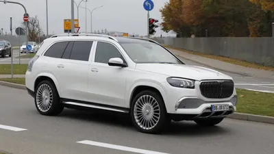 Фотография Mercedes-Benz GLS-Класс (X167) в ночном освещении