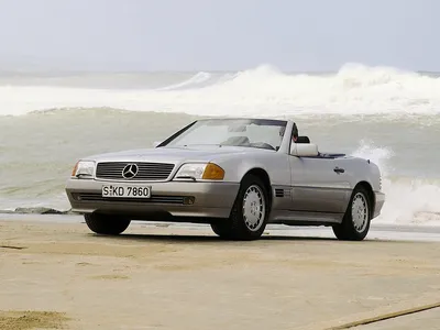 Фотка Mercedes-Benz R129 в движении на автостраде