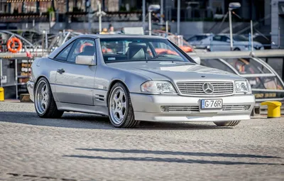 Фотография Mercedes-Benz R129 с боку