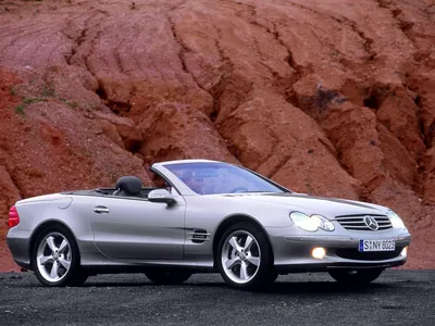 Превосходный Mercedes-Benz R230 на изображении