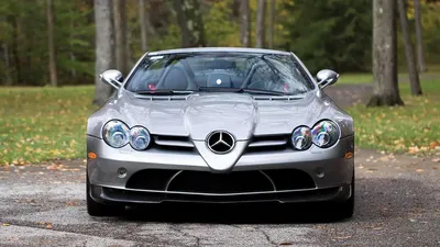 Мерседес-Бенц SLR McLaren: фото солнечным днем