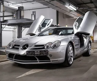 Мерседес-Бенц SLR McLaren: фотография с бокового ракурса