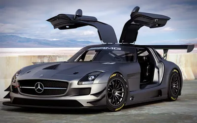 Mercedes-Benz SLS AMG в движении