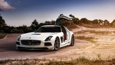 Фото Mercedes-Benz SLS AMG сзади