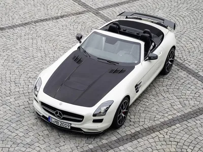 Фотографии Mercedes-Benz SLS AMG в различных ракурсах