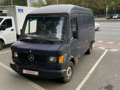 Фото Mercedes-Benz TN в черном цвете