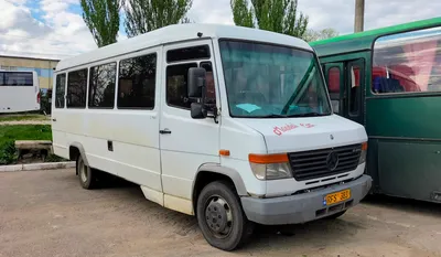 Фото Mercedes-Benz Vario в городском трафике