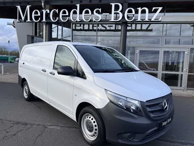 Фотография Mercedes-Benz Vito в серебристом цвете