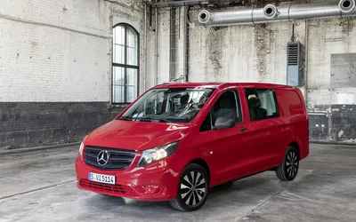 Изображение Mercedes-Benz Vito на солнце