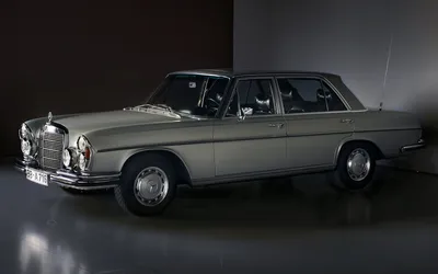 Изображение Mercedes-Benz W109 сбоку