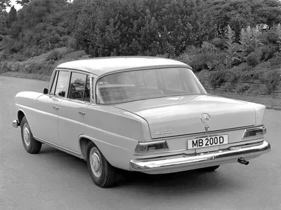 Изображения Mercedes-Benz W110 в стиле ретро