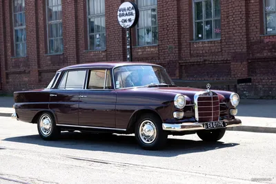 Фотографии Mercedes-Benz W110 на фоне знаменитых достопримечательностей