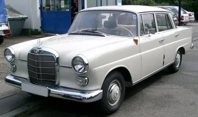 Изображения Mercedes-Benz W110 с различными дизайнерскими решениями