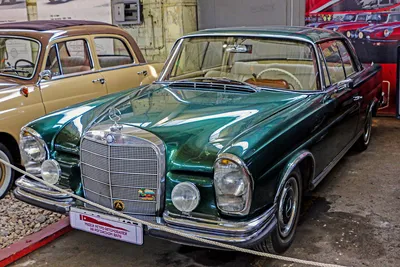 Изображение двигателя Mercedes-Benz W111