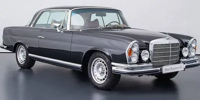 Фото Mercedes-Benz W111 в зеркале заднего вида