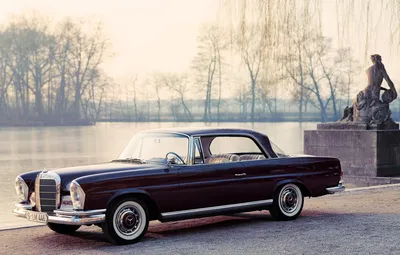 Фотография ретро Mercedes-Benz W111