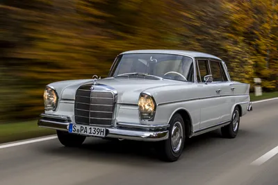 Стильный Mercedes-Benz W111 на картинке