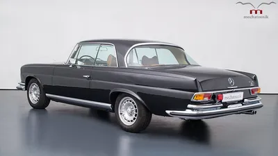 Загадочный Mercedes-Benz W111 на фото