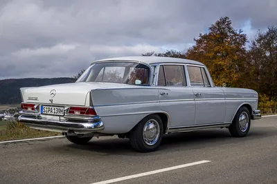 Старинные фотографии Mercedes-Benz W112