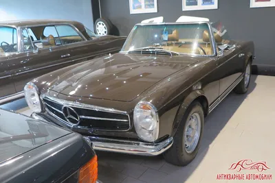 Mercedes-Benz W113 на фото: кабриолет с жесткой крышей