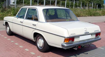 Mercedes-Benz W114/W115 на фото: красота и элегантность