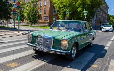 Изображения Mercedes-Benz W114/W115 в стиле арт-деко