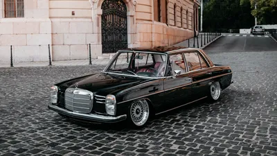 Mercedes-Benz W114/W115 на фото: элегантность и стиль