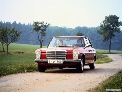 Классический Mercedes-Benz W114/W115 на изображениях