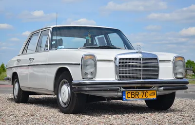 Качественные фото Mercedes-Benz W114/W115 на любой вкус