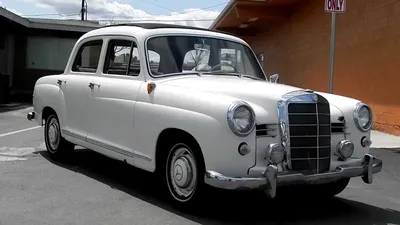 Красивые фото Mercedes-Benz W120 в черно-белом стиле